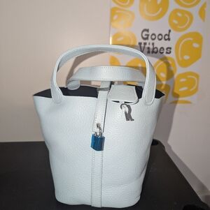 NWT "Zske & Bag" Grey Lock and key bucket bag